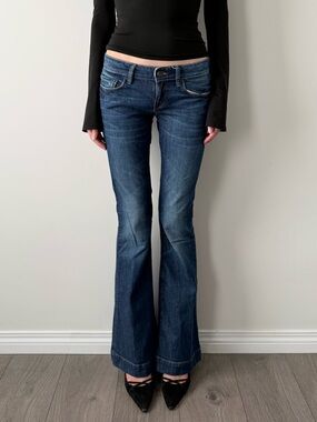 Vintage y2k low rise flared jeans